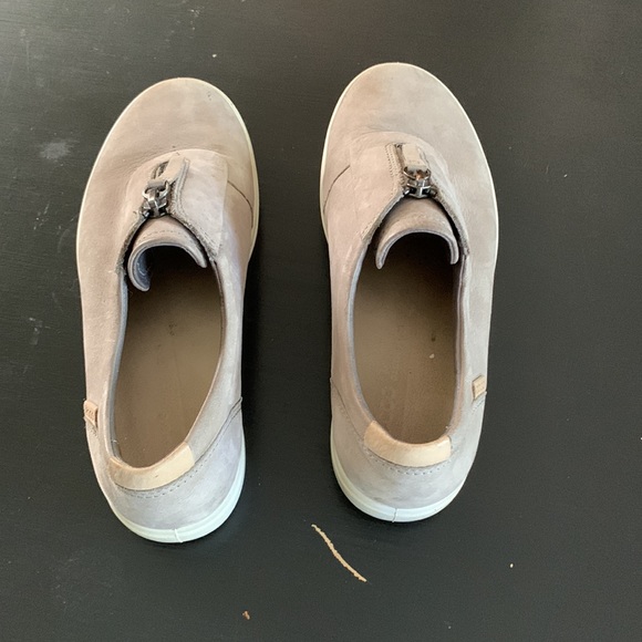 ECCO zip casual tennis shoe taupe, size 7 - Picture 3 of 7